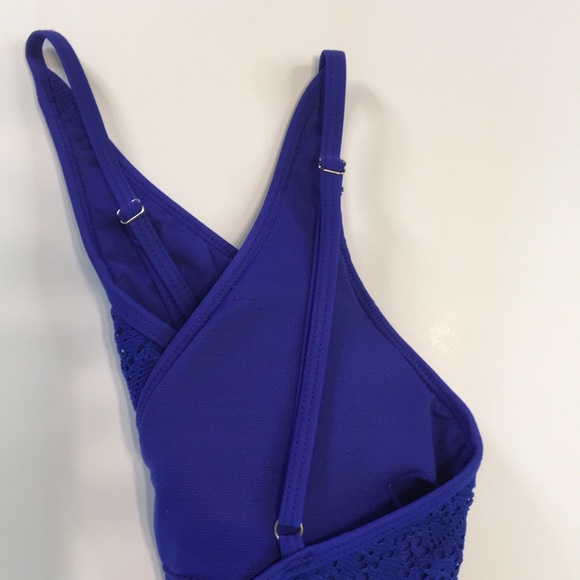 Bathing suit - Picture 15 of 16